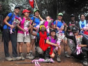 Miss Indaya (kneeling extreme right) and other members of the expedition (wfp)