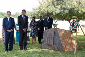 Presidents Obama and Bush pay their respects for the 1998 US Embassy bomb victims