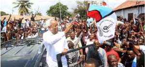 Edward Lowassa campaigning on the CHADEMA ticket